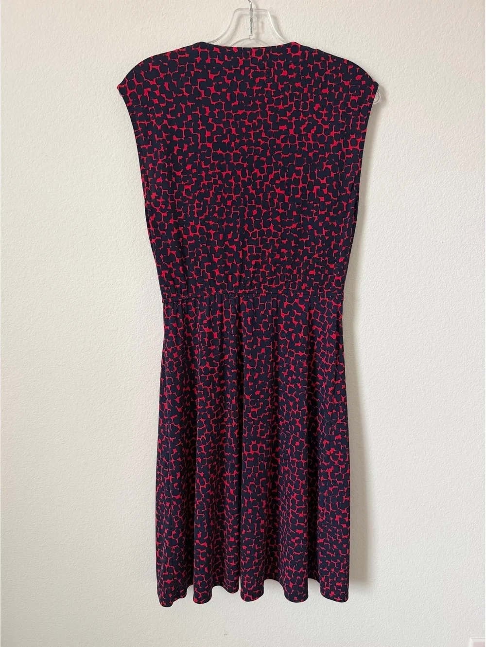 BCBGMAXAZRIA Sleeveless V-Neck Faux Wrap Blue/ Red Geo Hi-Low Dress Size XS